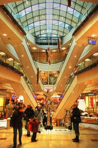 Christmas mall 199x300 Will your budget survive this holiday season?